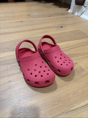 Kids Size 2 Red Crocs